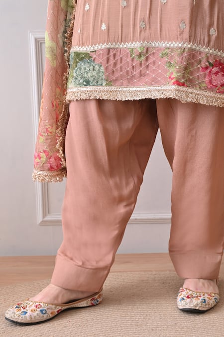 Peenacolada_Peach Chinon, Crepe Embroidery, Sequins, Zari Split Floral Pattern Kurta Set _at_Aza_Fashions