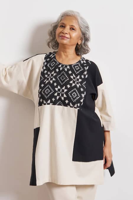 Vaaya_Off White Handloom Cotton Round Neck Mono Ikat Top _Online_at_Aza_Fashions