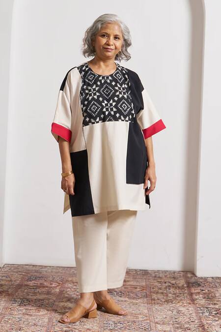 Shop_Vaaya_Off White Handloom Cotton Round Neck Mono Ikat Top _Online_at_Aza_Fashions