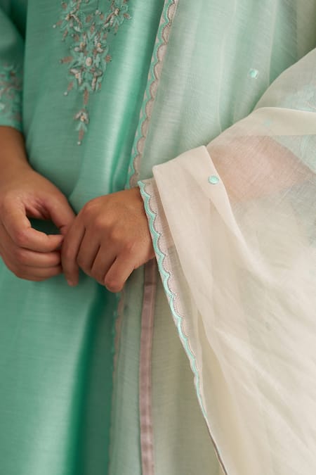 Buy_Vaaya_Aqua Silk, Silk, Embroidery Split V-neck Kurta Set 