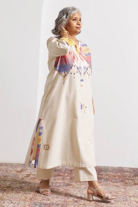 Vaaya_Multi Color Handloom Cotton Embroidery Split V-neck Handwoven Ikat Kurta _at_Aza_Fashions