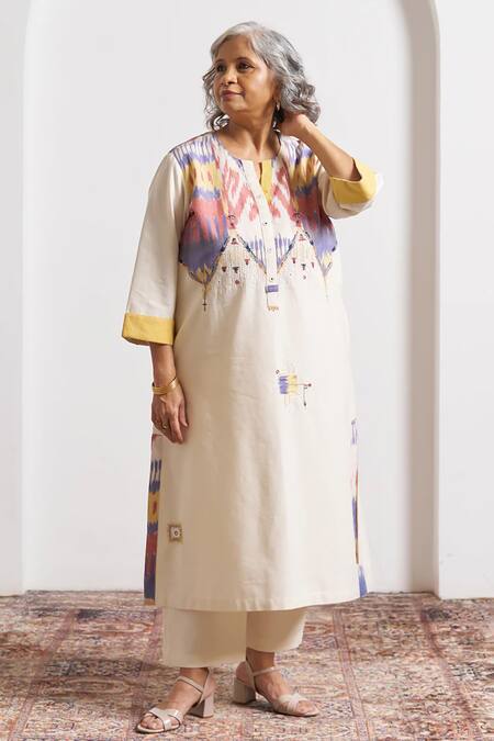 Buy_Vaaya_Multi Color Handloom Cotton Embroidery Split V-neck Handwoven Ikat Kurta 