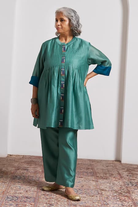 Vaaya Pinstripe Pattern Kurta With Pant 