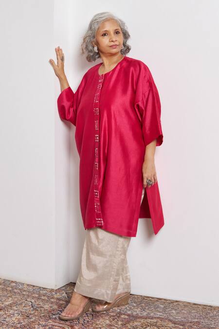 Buy_Vaaya_Pink Chanderi Silk Embroidery, Sequins Round Neck Kurta _Online_at_Aza_Fashions