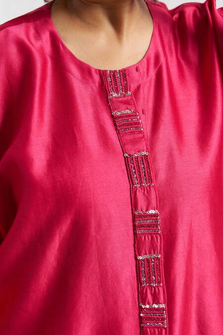 Vaaya_Pink Chanderi Silk Embroidery, Sequins Round Neck Kurta _at_Aza_Fashions