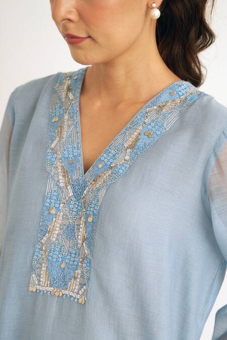 Vaaya Sky Blue Chanderi Embroidery, Sequins V-neck Mul Kurta With Pant at Aza Fashions Vaaya_Sky Blue Chanderi Embroidery, Sequins V-neck Mul Kurta With Pant _at_Aza_Fashions