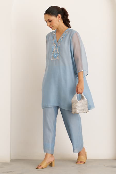 Buy Vaaya Sky Blue Chanderi Embroidery, Sequins V-neck Mul Kurta With Pant Buy_Vaaya_Sky Blue Chanderi Embroidery, Sequins V-neck Mul Kurta With Pant