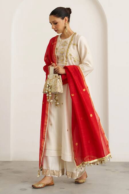 Vaaya_Red Chanderi Silk Tassels, Gota Patti Sikka Booti Dupatta _at_Aza_Fashions