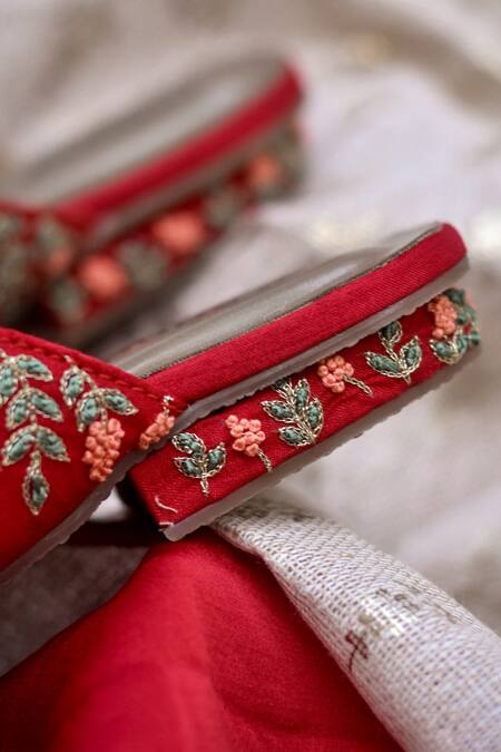 Buy_Around Always_Red Mrig Zardozi Deer Motif Kolhapuri Flats _Online_at_Aza_Fashions