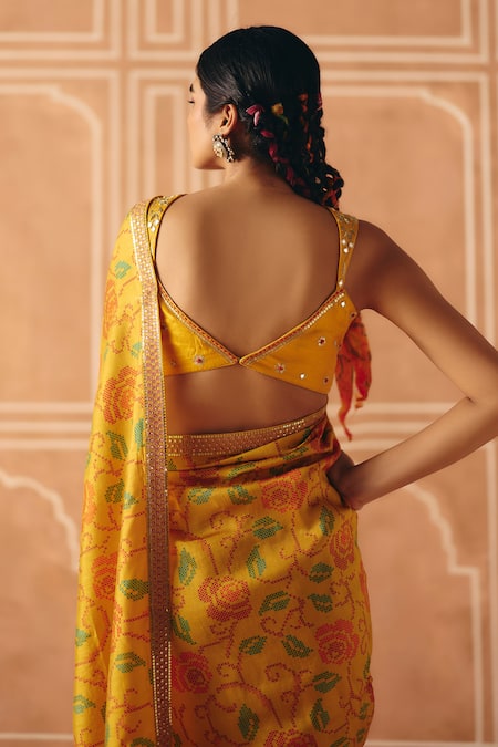 Drishti & Zahabia Floral Cross Stitch Print Saree With Blouse 