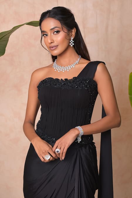 Vridhi Somaani_Black Satin, Georgette, Net, Chiffon Victoria Pre-draped Saree And Corset Set _at_Aza_Fashions