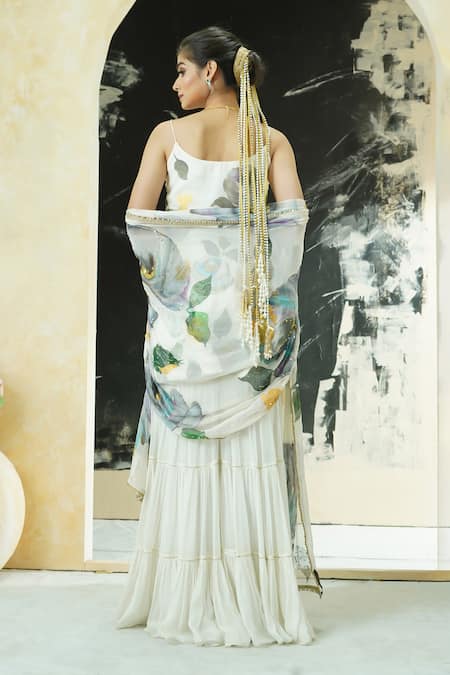 Priti Sahni Garden Hand Painted Kurta Set 