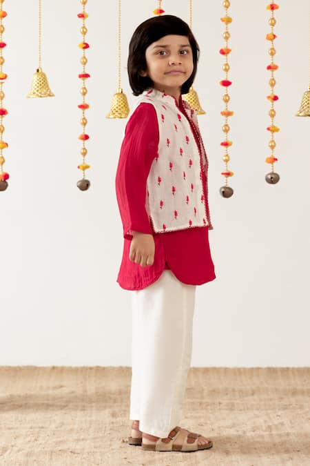 Risa Dreamworld_Red Chanderi Embroidery Butti Jacket And Pant Set _Online_at_Aza_Fashions