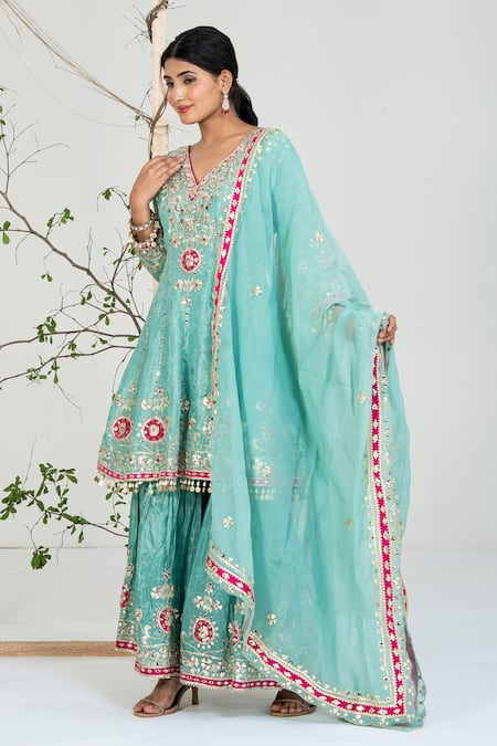 Buy_Ellemora Fashions_Turquoise Chanderi Silk Embroidery, Mirrors V-neck Work Kurta Set _Online_at_Aza_Fashions