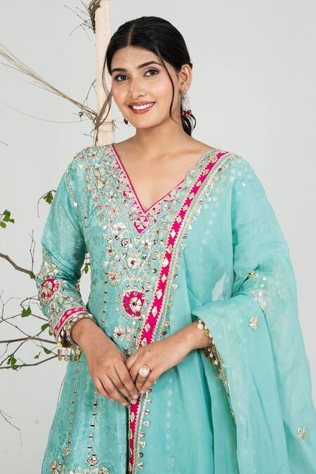 Ellemora Fashions_Turquoise Chanderi Silk Embroidery, Mirrors V-neck Work Kurta Set _at_Aza_Fashions