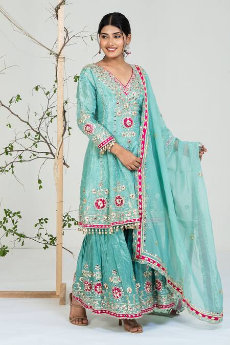 Buy_Ellemora Fashions_Turquoise Chanderi Silk Embroidery, Mirrors V-neck Work Kurta Set 