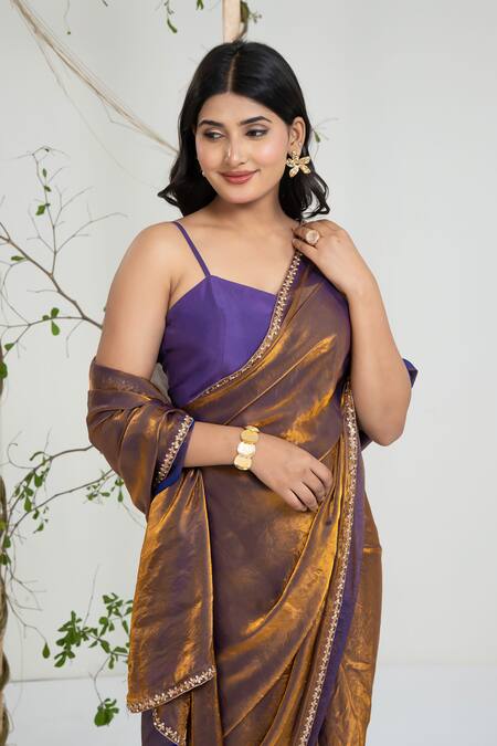 Buy_Ellemora Fashions_Gold Tissue Embroidery Sweetheart Neck Molten Twilight Saree With Blouse _Online_at_Aza_Fashions