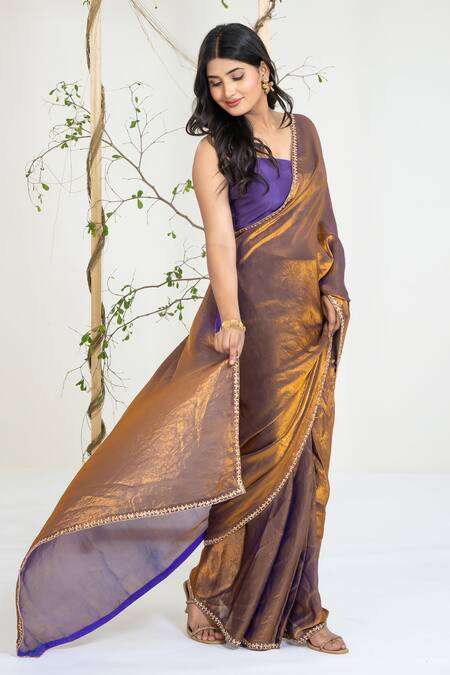 Ellemora Fashions_Gold Tissue Embroidery Sweetheart Neck Molten Twilight Saree With Blouse _at_Aza_Fashions