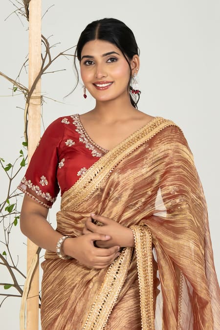 Buy_Ellemora Fashions_Gold Tissue Zari, Embroidery, Stones V-neck Intricate Pattern Saree With Blouse _Online_at_Aza_Fashions