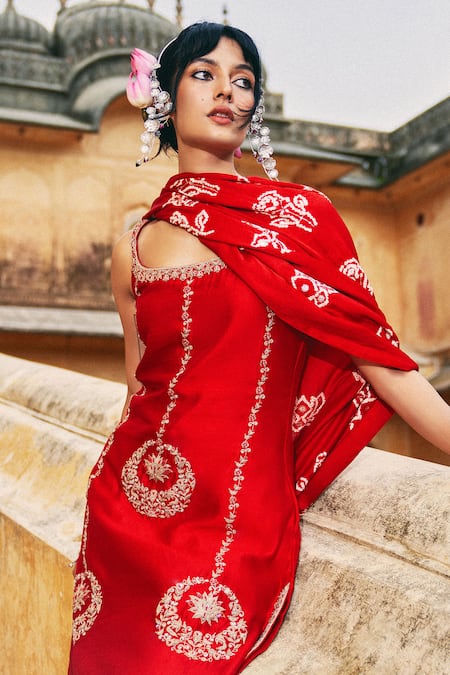 Shop_Pink City By Sarika_Red Chanderi Silk Embroidery Scoop Neck Gulaab Aur Kamal Kurta Pant Set _Online_at_Aza_Fashions