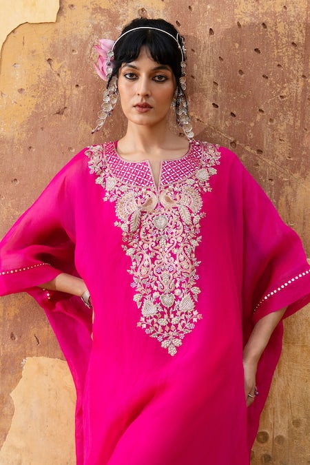 Buy_Pink City By Sarika_Pink Silk Embroidery Split V-neck Kaftan Set 