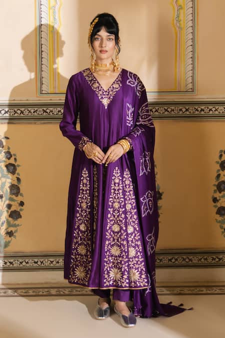 Buy_Pink City By Sarika_Purple Chanderi Silk Embroidery V-neck Pankaj Floral Pattern Anarkali Set _Online_at_Aza_Fashions