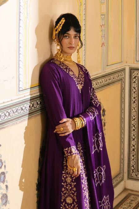 Shop_Pink City By Sarika_Purple Chanderi Silk Embroidery V-neck Pankaj Floral Pattern Anarkali Set _Online_at_Aza_Fashions