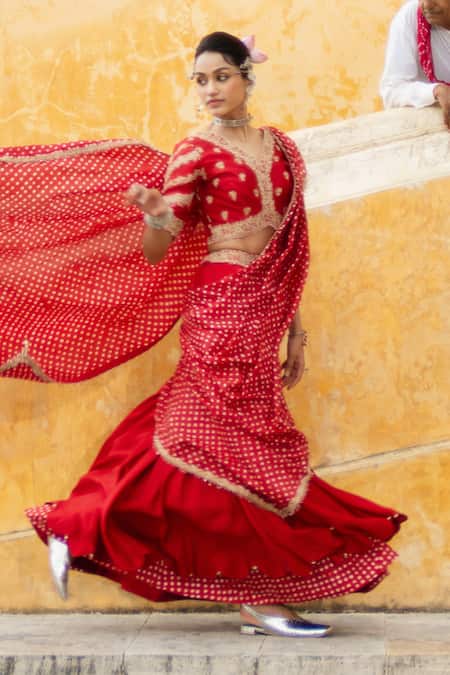 Buy_Pink City By Sarika_Red Chanderi Silk Embroidery, Zari V-neck Bandhani Pattern Lehenga Saree Set _Online_at_Aza_Fashions