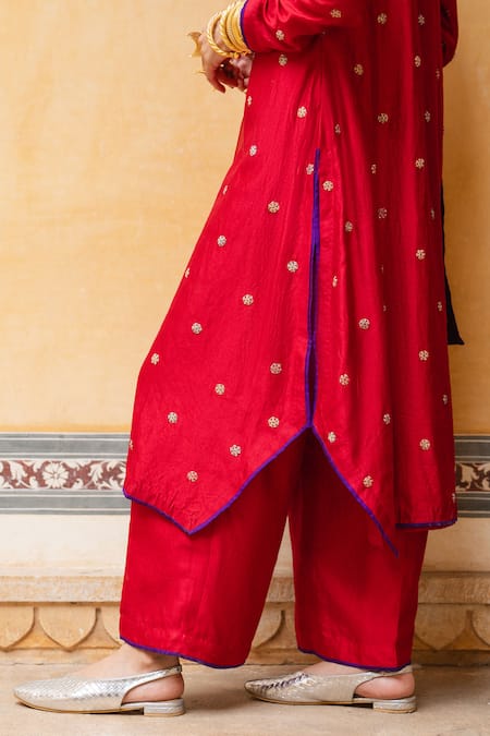 Pink City By Sarika Red Chanderi Silk Embroidery, Zari Split V-neck Kairi Hexagon Kurta Set Online at Aza Fashions Pink City By Sarika_Red Chanderi Silk Embroidery, Zari Split V-neck Kairi Hexagon Kurta Set _Online_at_Aza_Fashions