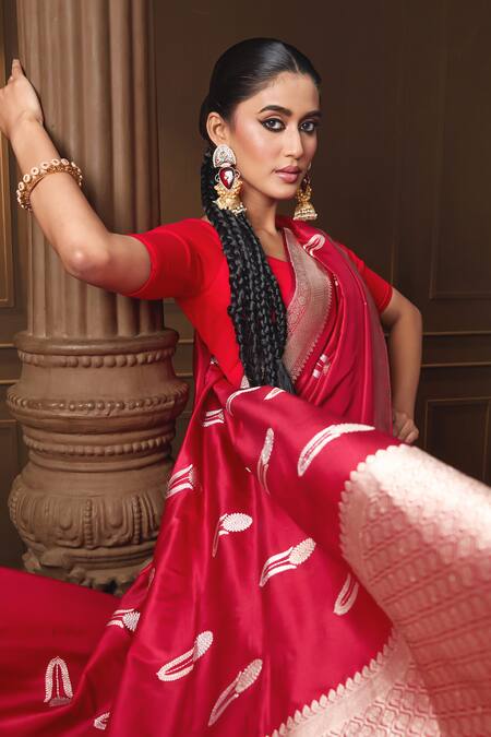 Shop_Vishwa By Pinki Sinha_Red Silk Zari Bloom Woven Saree With Running Blouse Piece _Online_at_Aza_Fashions