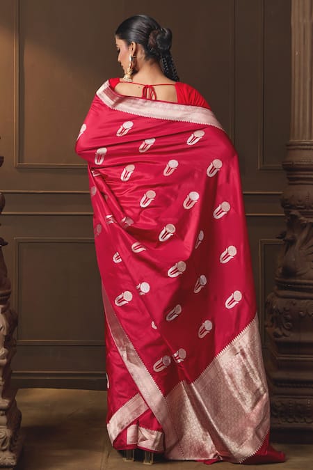 Vishwa By Pinki Sinha Bloom Woven Saree With Running Blouse Piece 