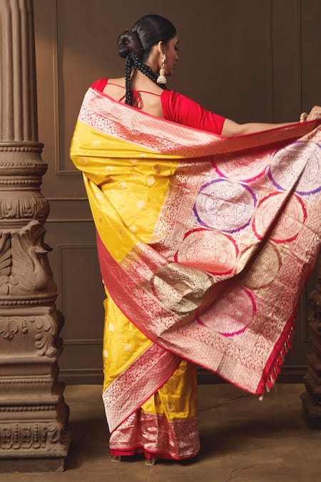 Vishwa By Pinki Sinha Woven Saree With Running Blouse Piece 