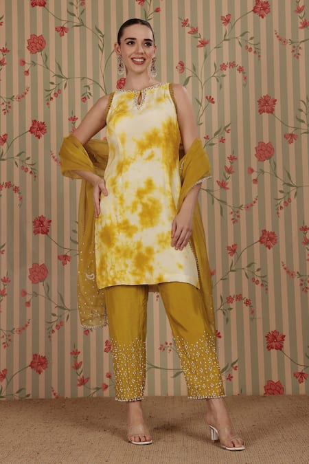 Nitisha Kashyap Official Off White Silk, Organza Beads, Sequins, Embroidery Tie-dye Sleeveless Kurta Set 