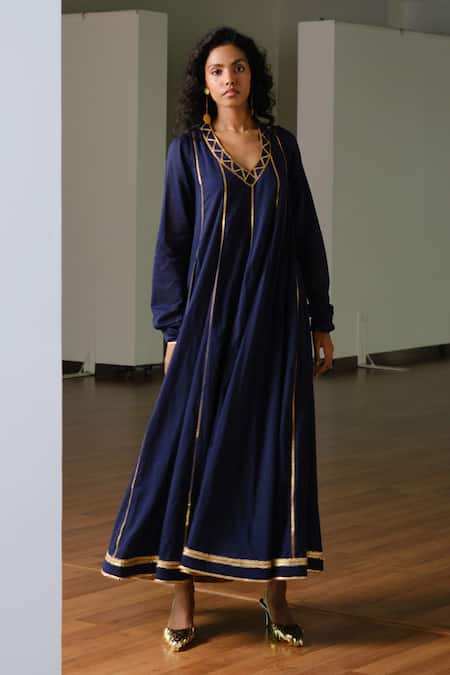 Buy Kharakapas Navy Kota Doria, Silk Fringe, Patti, Embroidery Tara Dupatta Online at Aza Fashions Buy_Kharakapas_Navy Kota Doria, Silk Fringe, Patti, Embroidery Tara Dupatta _Online_at_Aza_Fashions