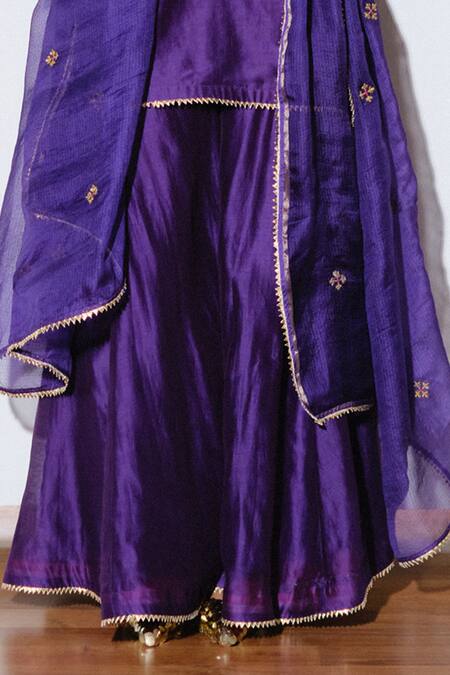 Buy Kharakapas Purple Kota Doria, Silk Embroidery, Fringe, Lace, Patti Angoor Dupatta Online at Aza Fashions Buy_Kharakapas_Purple Kota Doria, Silk Embroidery, Fringe, Lace, Patti Angoor Dupatta _Online_at_Aza_Fashions