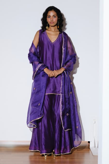 Kharakapas Purple Kota Doria, Silk Embroidery, Fringe, Lace, Patti Angoor Dupatta 