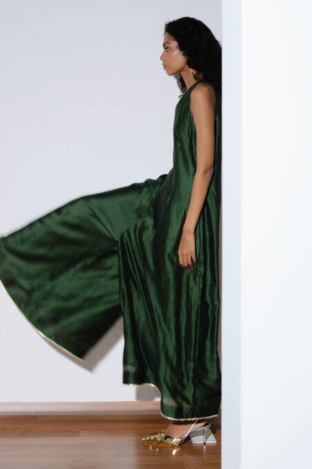 Kharakapas Green Chanderi Silk Gota Patti V-neck Emerald Jumpsuit Online at Aza Fashions Kharakapas_Green Chanderi Silk Gota Patti V-neck Emerald Jumpsuit _Online_at_Aza_Fashions