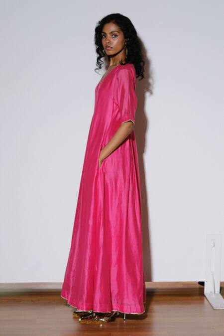 Buy Kharakapas Pink Chanderi Silk Gota Patti, Embroidery V-neck Gulfam Jumpsuit Online at Aza Fashions Buy_Kharakapas_Pink Chanderi Silk Gota Patti, Embroidery V-neck Gulfam Jumpsuit _Online_at_Aza_Fashions