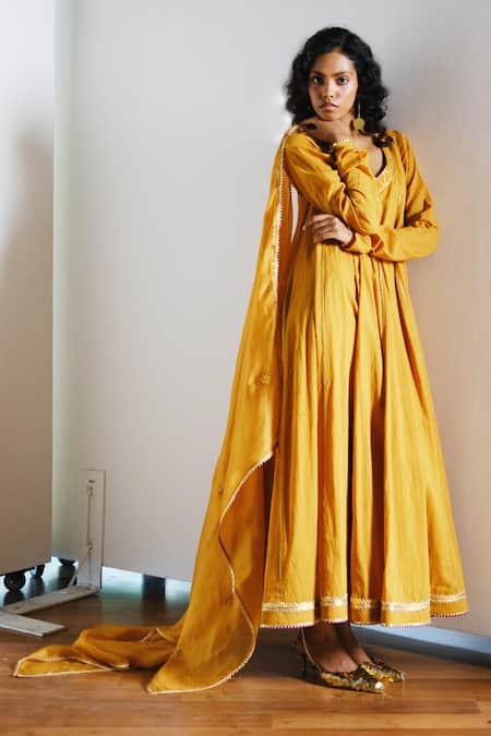 Buy_Kharakapas_Mustard Cotton, Kota Doria, Silk Patti V-neck Kiran Gown With Dupatta 