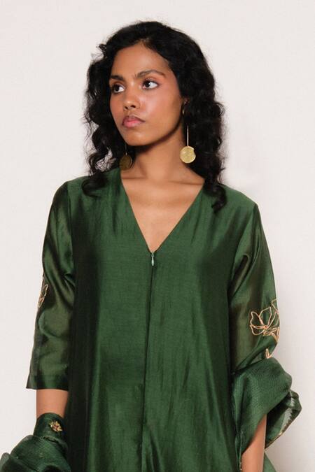 Shop_Kharakapas_Green Chanderi, Silk Embroidery V-neck Iraani Kurta Set _Online_at_Aza_Fashions