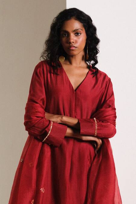 Shop_Kharakapas_Red Chanderi, Kota Doria Embroidery V-neck Kumkum Kurta Set _Online_at_Aza_Fashions