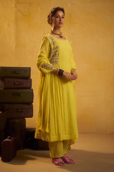 Buy_Hirika & Dhruti_Yellow Chanderi Embroidery Round Neck Thread Work Kurta Set With Butti Dupatta _Online_at_Aza_Fashions