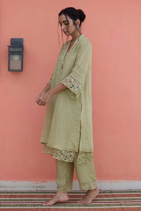 Banera_Green Chanderi Embroidery Split V-neck Kurta Pant Dupatta Set _Online_at_Aza_Fashions