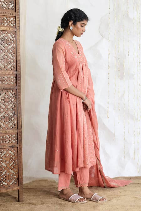 Buy_Banera_Peach Chanderi Embroidery, Zari V-neck Striper Kurta Set _Online_at_Aza_Fashions