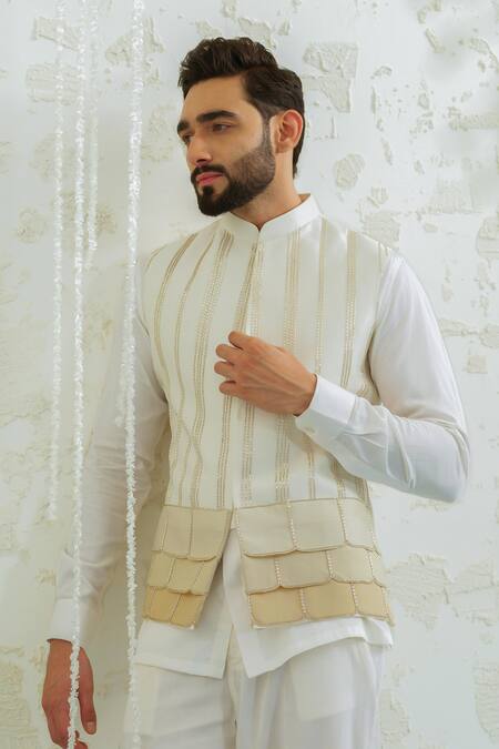 Buy_Runit Gupta_Beige Chanderi Silk Embroidery Multiflap Bundi 