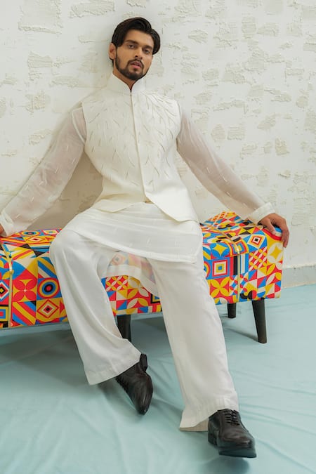 Buy_Runit Gupta_Ivory Chanderi Silk, Georgette Embroidery Thunder Bundi Kurta Set 