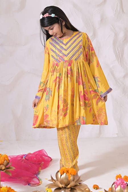 Buy_The Plum Bum_Yellow Satin, Linen, Chiffon Embroidery, Floral Pleated Kurta Set With Dupatta _Online_at_Aza_Fashions