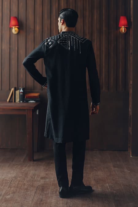 Shop Twenty Nine Black Crepe Classic Straight Stretch Pant at Aza Fashions Shop_Twenty Nine_Black Crepe Classic Straight Stretch Pant _at_Aza_Fashions