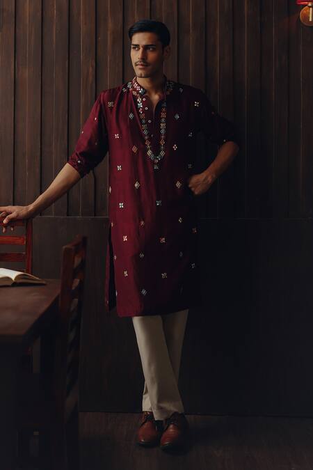 Buy_Twenty Nine_Maroon Silk Embroidery, Mirrors Kutch Kurta And Kanthawork Pant Set _Online_at_Aza_Fashions