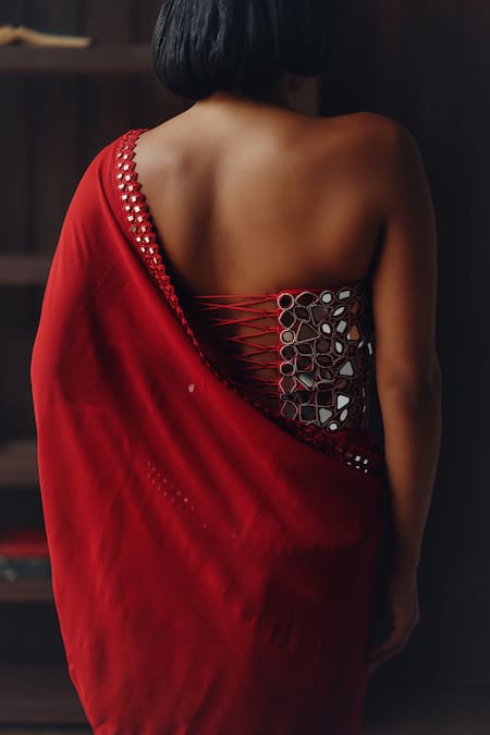 Buy Twenty Nine Red Georgette, Satin Mirrors, Scalloped Mirrorwork Saree With Corset Blouse Buy_Twenty Nine_Red Georgette, Satin Mirrors, Scalloped Mirrorwork Saree With Corset Blouse